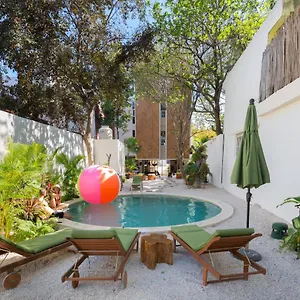 https://oostel-smart-hostel.tulum-hotels.net